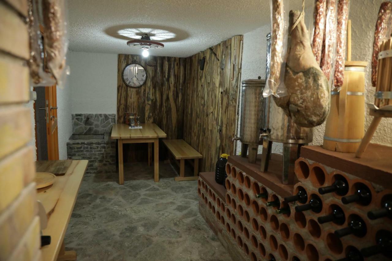 Slap Apartment *